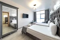 Malecon Hotel by Provence Flipper Diving Club 주변 호텔