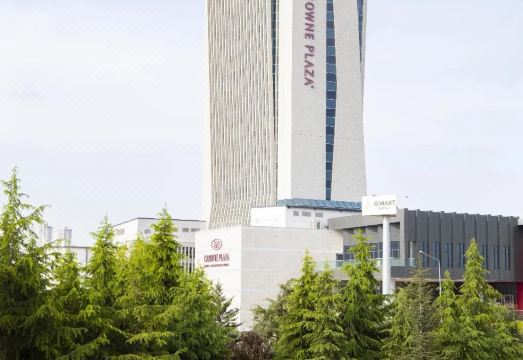 3. 크라운 플라자 ..