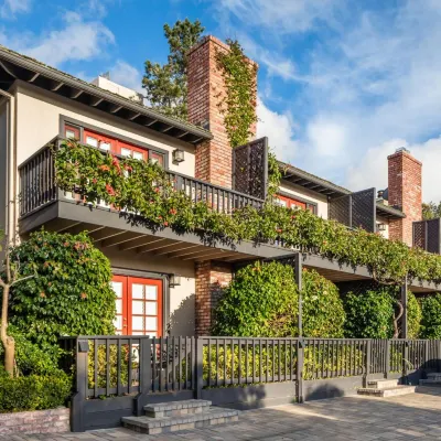 Wayside Inn Hotels near Carmel Beach Access