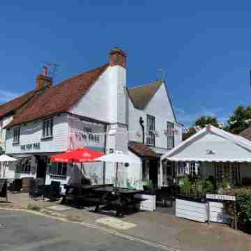 The Yew Tree Hotel Exterior