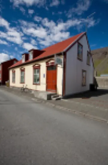 Guesthouse Ísafjördur - Gamla Hotels in 