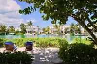 Sandyport Beach Resort - Pools