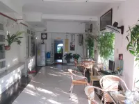 Khách sạn Nhiệt Đới