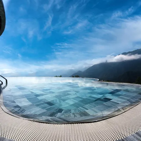 Lady Hill Sapa Resort