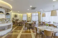 Hotel Cinquentenario & Conference Center - breakfast