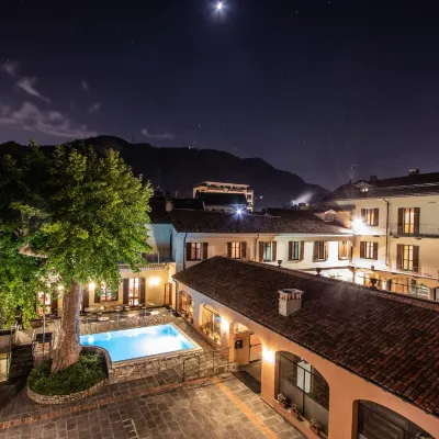 Albergo le Due Corti Hotels near Made Club