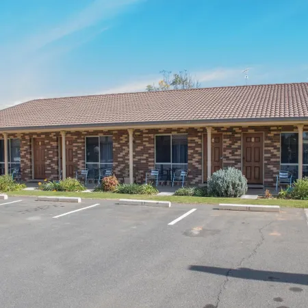 Highway Inn Motel