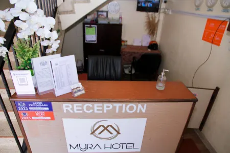 Myra Hotel Mersing Отели в г. Pulau Babi