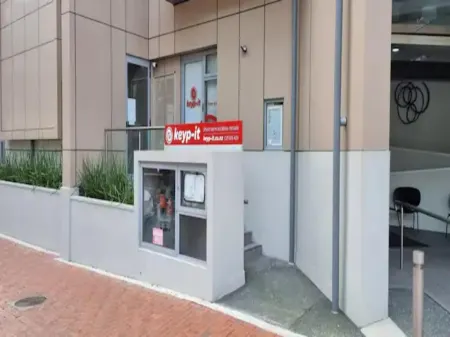 Sleek Modern Studio with Balcony by Zodiak Stays Отели рядом со станцией Станция Бритомарт