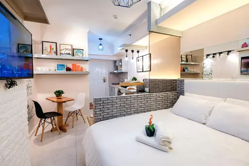 Light & Chic - Mi Casa Tagaytay