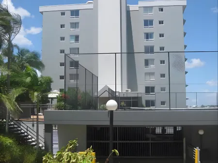 Fairthorpe Apartments Отели рядом с достопримечательностью «Кладбище Тоовонг»