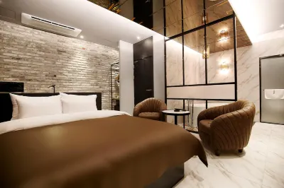 avant Hotels near Goodmorning Spa