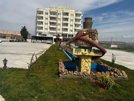 Nus Grand Hotel Отели в г. Tasliburc Mahallesi