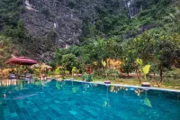 An's Eco Garden Resort - Infinity Pools