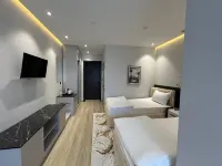 Karim Parkside Hotel - Homestays