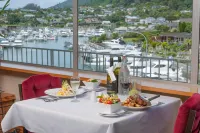 Beachcomber Inn Picton - parking