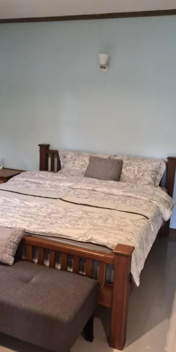 ห้องดีลักซ์ เตียงใหญ่ 1 เตียง