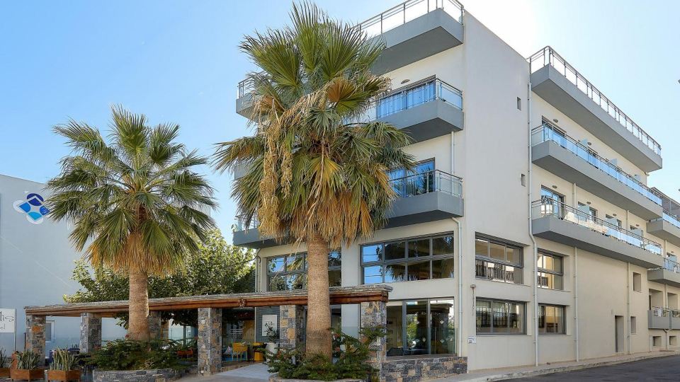 Pollis Hotel