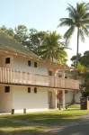Nomads Airlie Beach - Hostales
