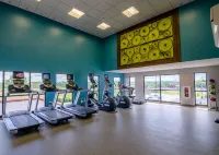 Holiday Inn & Suites - Syracuse/Airport Hotels in Salina