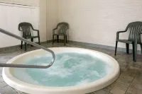 Ramada by Wyndham Bismarck - Hot Tub