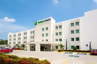 Holiday Inn Express Paraiso Dos Bocas by IHG - プール