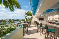 Wyndham Grand Jupiter at Harbourside Place Hotels in Jupiter