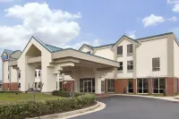 Days Inn & Suites by Wyndham Ridgeland Hotels in Ridgeland