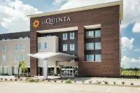 La Quinta Inn & Suites by Wyndham Dallas Plano - the Colony Hotels in The Colony