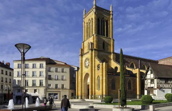 羅阿訥宜必思快捷酒店