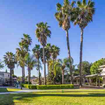 Prodigy Hotel, a Days Inn by Wyndham Hotel Exterior