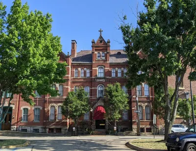 The Priory Hotel Hotels near The Andy Warhol Museum