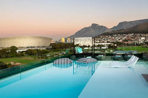 Terra by O'Two Hotels - Mouille Point, Cape Town - Infinity Pools