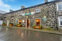 The Golden Fleece Inn