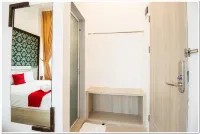 RedDoorz Plus @ Centrium Katamso Medan - Pensionat