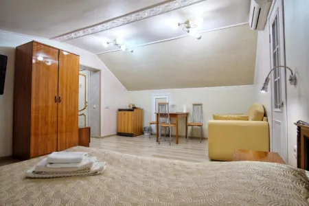 Три звезды (первый корпус) Отели в г. Лискинский район