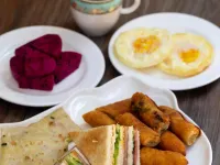 Rainbow Field House Hotels near Jiji Train Station