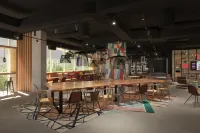Moxy Alfragide Lisboa Hotels in Alfragide