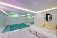 Mansion with swimming pool - 5BD/10P - Neuilly - Apartments