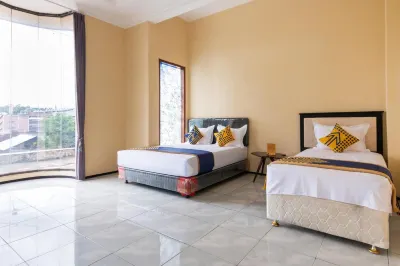 Hotel O Safira Family Residence Syariah Hotel dekat Paralayang Bukit Sempu