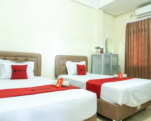RedDoorz @ Gatot Subroto Ende Hotels in Ende