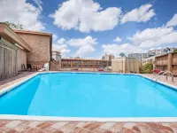 Days Inn by Wyndham San Antonio Alamo/Riverwalk Hotels near Rivercenter Mall