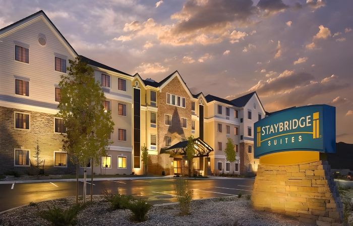 Staybridge Suites SCHERERVILLE by IHG