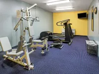 Super 8 by Wyndham Louisville/Expo Center - 2 stjerner