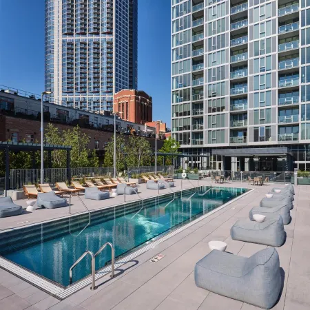 Level Chicago - River North