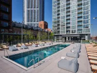 Level Chicago - River North - Pools
