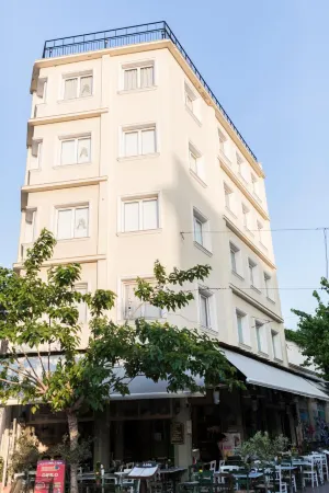 The Athens Version Luxury Suites Отели рядом с достопримечательностью «Stoa of Zeus Eleutherios»