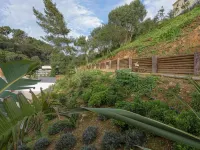 Estoril Village Guest House Hotel dekat Pantai Poca