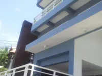 華欣南特拉飯店 蓝月亮附近的飯店