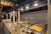 Riverside Hotel & Conference Center - فطور